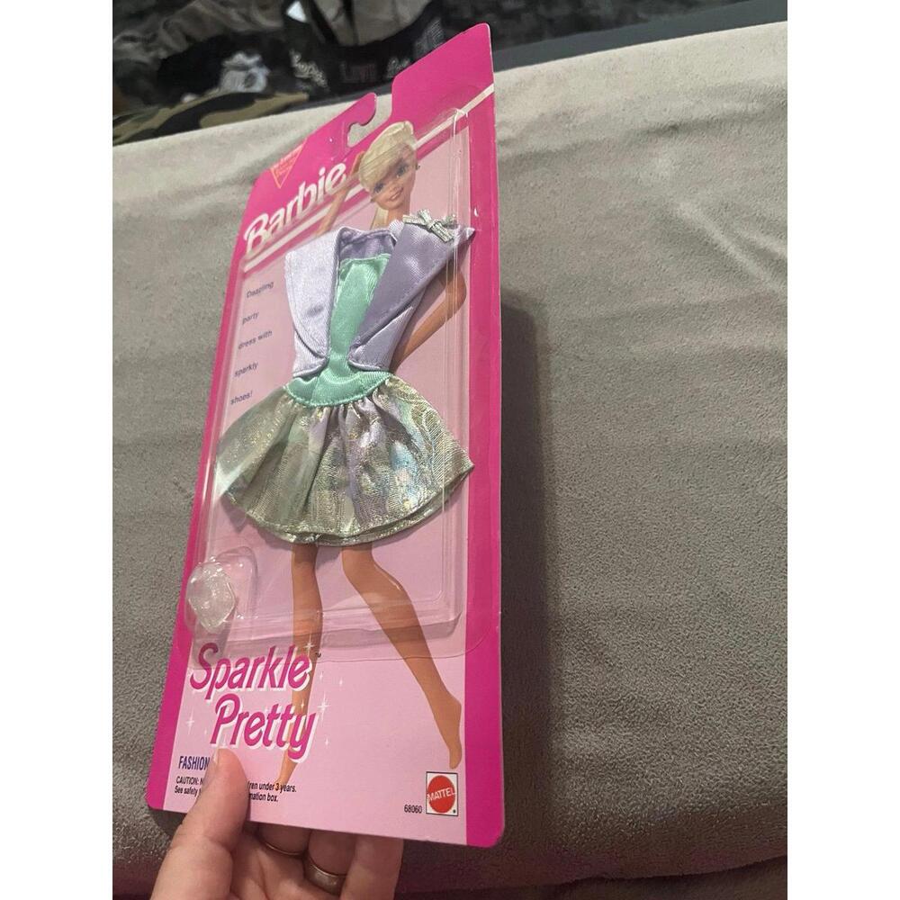 Vintage Barbie Sparkle Pretty Easy To Dress Fashions Mattel 68060 New - Picture 4 of 6